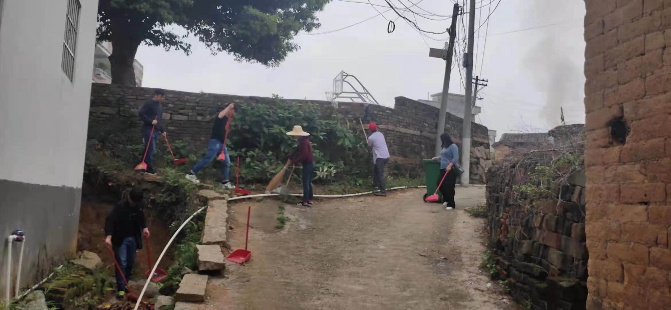 3.云浮市生態(tài)環(huán)境局郁南分局干群合力迎檢省級鄉(xiāng)村振興實(shí)績考核（2）.jpg