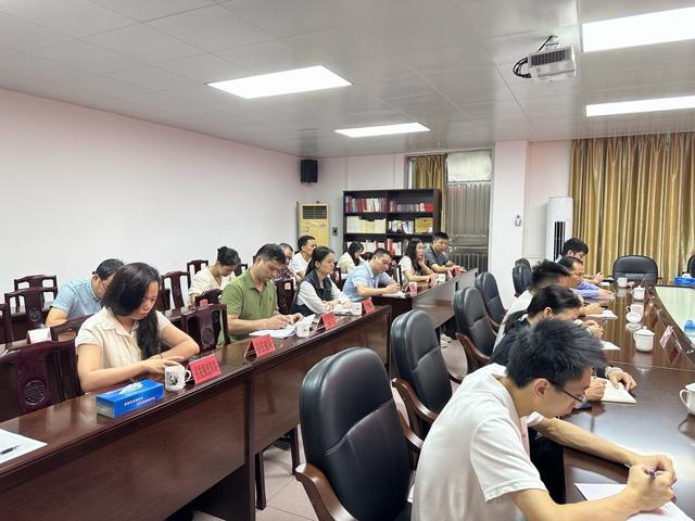 11.15縣“雙打”辦舉辦2024年打擊侵犯知識產(chǎn)權(quán)和制售假冒偽劣商品工作業(yè)務(wù)培訓(xùn)班暨聯(lián)絡(luò)員工作會(huì)議2.jpg