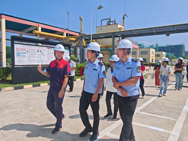 厚植質(zhì)量文化根基 激活發(fā)展內(nèi)生動(dòng)力——郁南縣市場監(jiān)管局四進(jìn)活動(dòng)構(gòu)建質(zhì)量共治新格局照片2.jpg